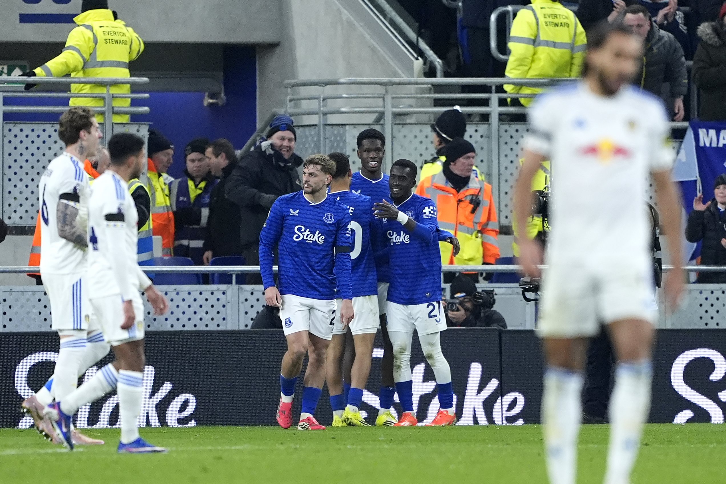 Everton's Thierno Barry (centre) celebrates scoring their side's first goal of the game during the Premier League match at the Hill Dickinson Stadium, Liverpool. Picture date: Monday January 26, 2026.