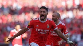 Benfica shock Real Madrid with dramatic late finish