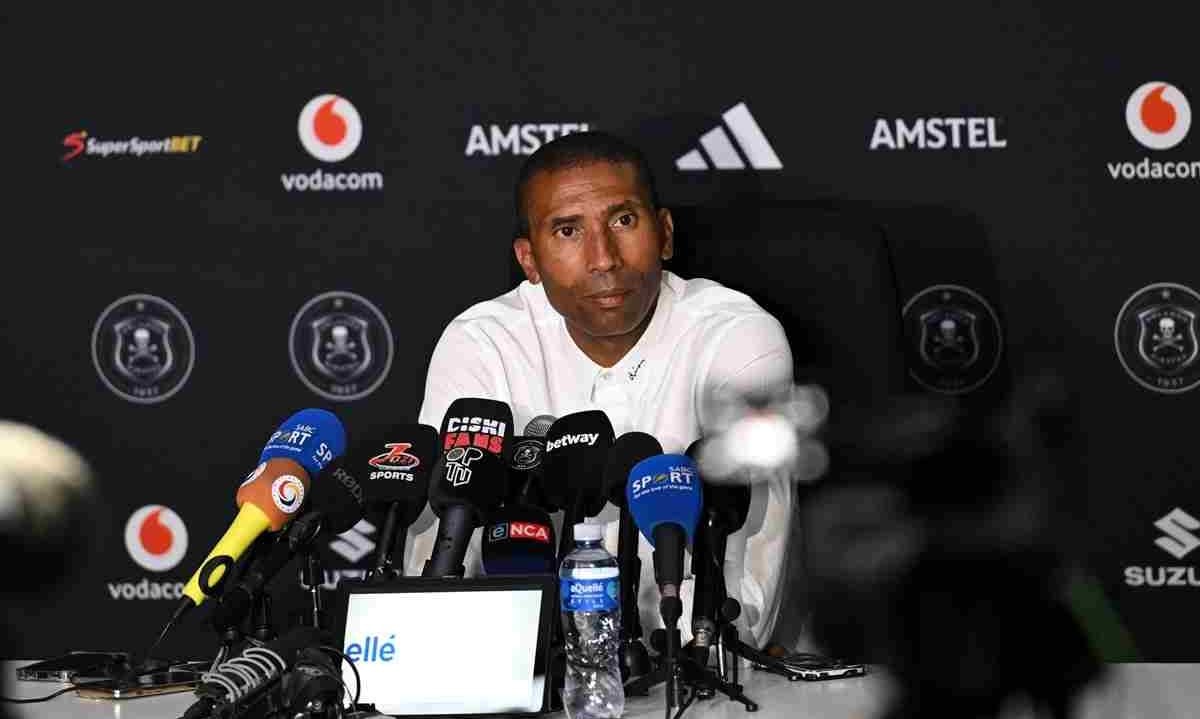 Abdeslam Ouaddou left Frustrated by ”missed chances” as Mamelodi Sundowns chip away at Pirates’ advantage