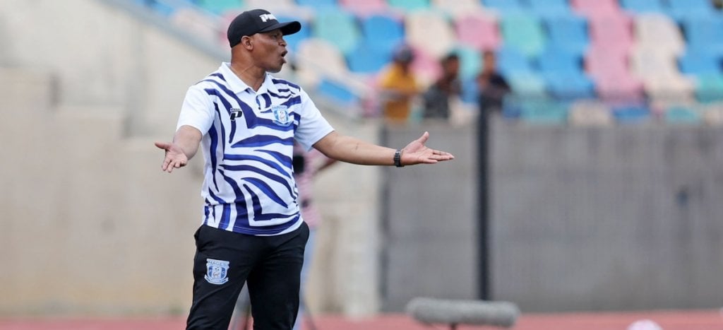 /mahc/John Maduka, head coach of Magesi FC during the Betway Premiership 2025/26 match between Marumo Gallants and Magesi FC at the Dr. Petrus Molemela Stadium, Bloemfontein on the 30 November 2025 ©Muzi Ntombela/BackpagePix