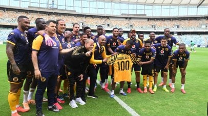 Mduduzi Shabalala of Kaizer Chiefs celebrates 100 games during the CAF Confederation Cup 2025/26 match between Kaizer Chiefs and Zesco United FC at the Moses Mabhida Stadium in Durban on the 01 February 2026 ©Sydney Mahlangu BackpagePix