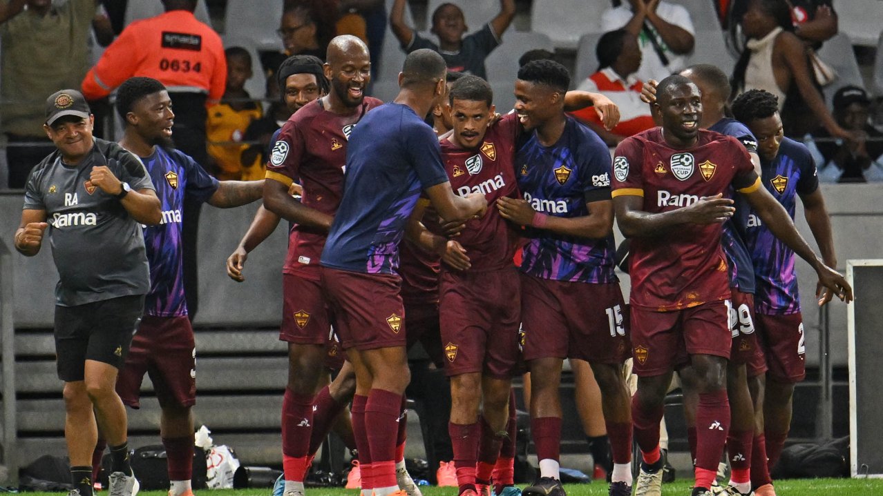 Stellenbosch FC players celebrate a goal scored by Devin Titus of Stellenbosch FC during the 2026 Nedbank Cup game between Stellenbosch FC and Kaizer Chiefs at Cape Town Stadium on 4 February 2026 © Ryan Wilkisky/BackpagePix