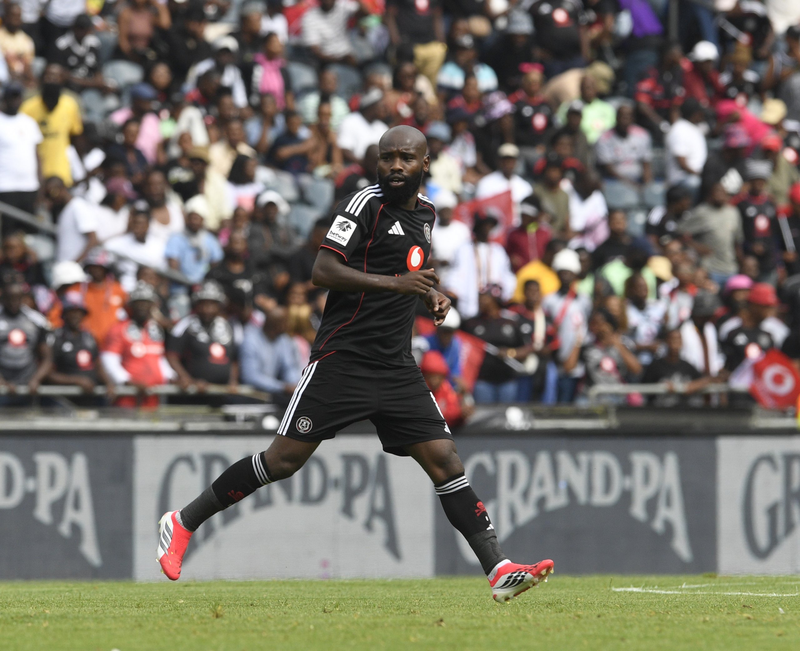 Makhehleni Makhaula of Orlando Pirates during the Betway Premiership 2025/26 match between Orlando Pirates and Marumo Gallants FC at the Orlando Stadium in Soweto on the 14 February 2026 ©Sydney Mahlangu BackpagePix