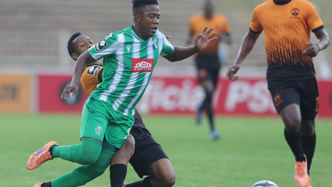 Kgaogelo Sekgota of Siwelele challenged by Keorapetse Sebone of Polokwane City during the Betway Premiership 2025/26 match between Polokwane City and Siwelele at Old Peter Mokaba Stadium in Polokwane on 14 February 2026 ©Samuel ShivambuBackpagePix