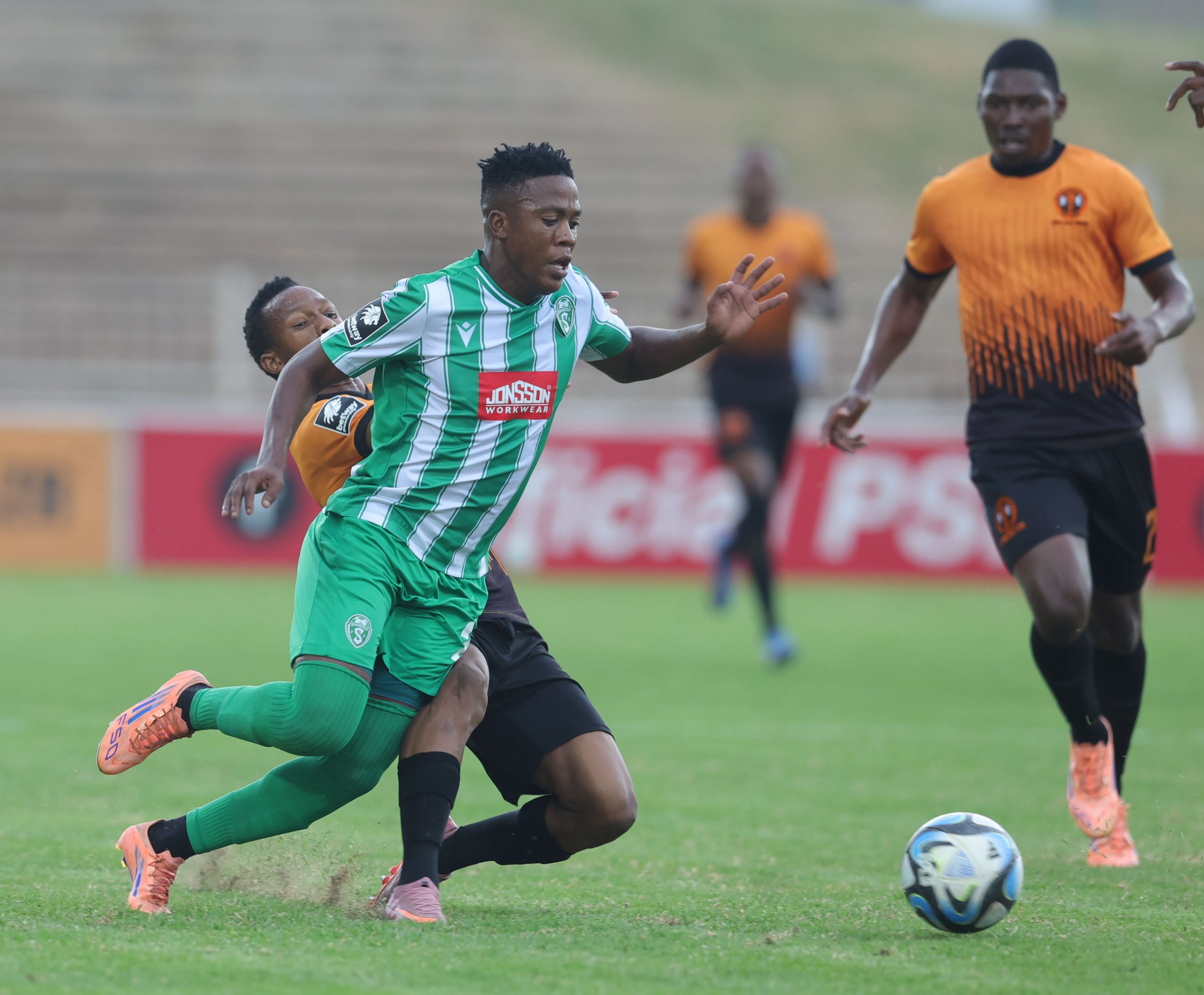 Kgaogelo Sekgota of Siwelele challenged by Keorapetse Sebone of Polokwane City during the Betway Premiership 2025/26 match between Polokwane City and Siwelele at Old Peter Mokaba Stadium in Polokwane on 14 February 2026 ©Samuel ShivambuBackpagePix