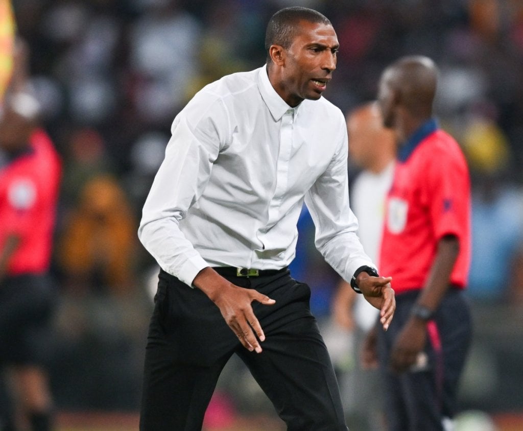 Abdeslam Ouaddou, head coach of Orlando Pirates during the Betway Premiership 2025/26 match between Orlando Pirates and Mamelodi Sundowns at FNB Stadium in Johannesburg on 18 February 2026 ©Alche Greeff/BackpagePix