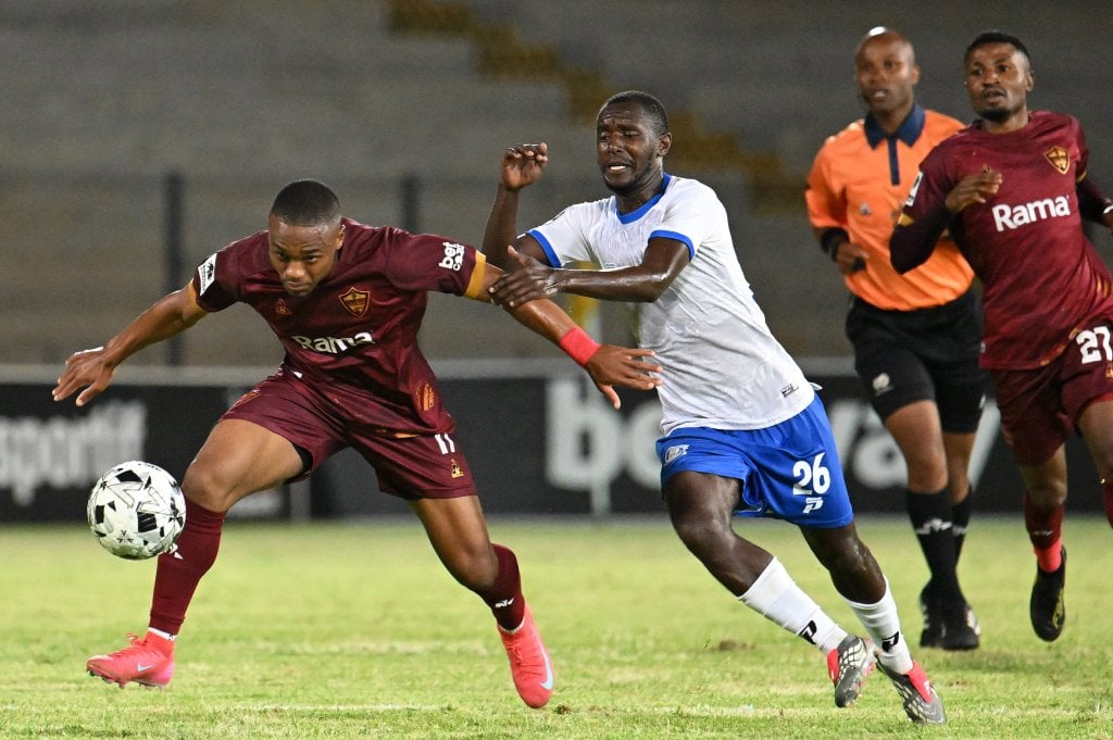 Langelihle Phili of Stellenbosch FC is challenged by Lehlohonolo Mtshali of Magesi FC during the Betway Premiership 2025/26 game between Stellenbosch FC and Magesi FC at Danie Craven Stadium in Stellenbosch on 18 February 2026 © Ryan Wilkisky/BackpagePix