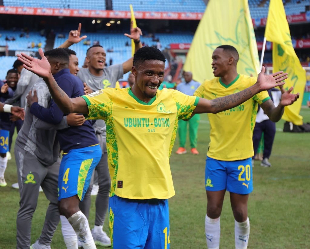 Monnapule Saleng of Mamelodi Sundowns celebrates victory with teammates during the Betway Premiership 2025/26 match between Mamelodi Sundowns and Sekhukhune United at Loftus Versfeld Stadium in Pretoria on 01 March 2026 ©Samuel ShivambuBackpagePix
