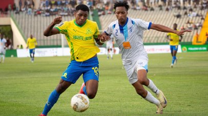 Brayan Leon of Mamelodi Sundowns challenged by Dramane Traore of Stade Malien during the CAF Champions League 2025/26 match between Stade Malien and Mamelodi Sundowns at Stade du 26 Mars in Bamako, Mali on 22 March 2026 ©Cheick Haidara/BackpagePix