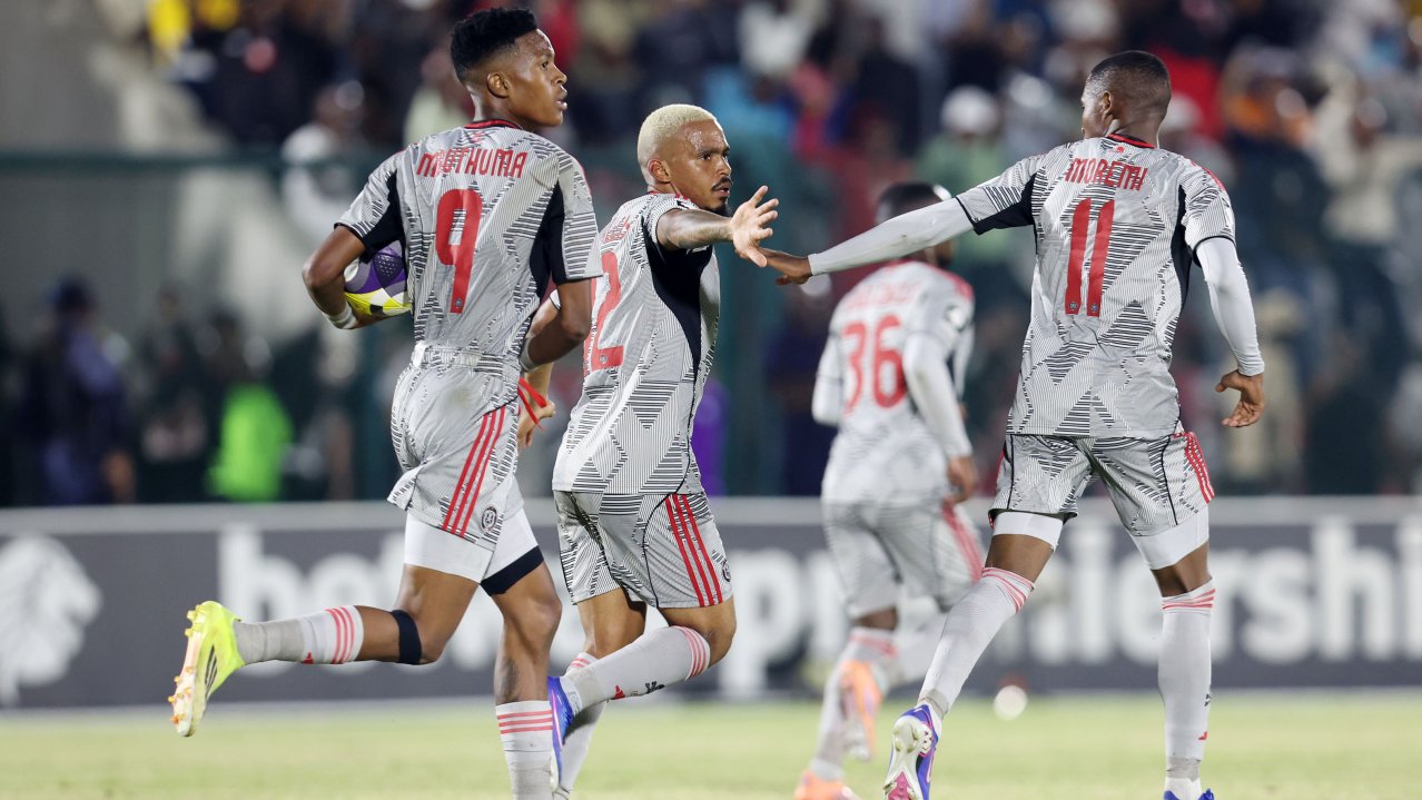 Oswin Appolis of Orlando Pirates celebrates goal with teammates during the Betway Premiership 2025/26 match between Richards Bay and Orlando Pirates at the Mhlathuze Sports Complex, Richards Bay on the 10 April 2026 ©Muzi Ntombela/BackpagePix
