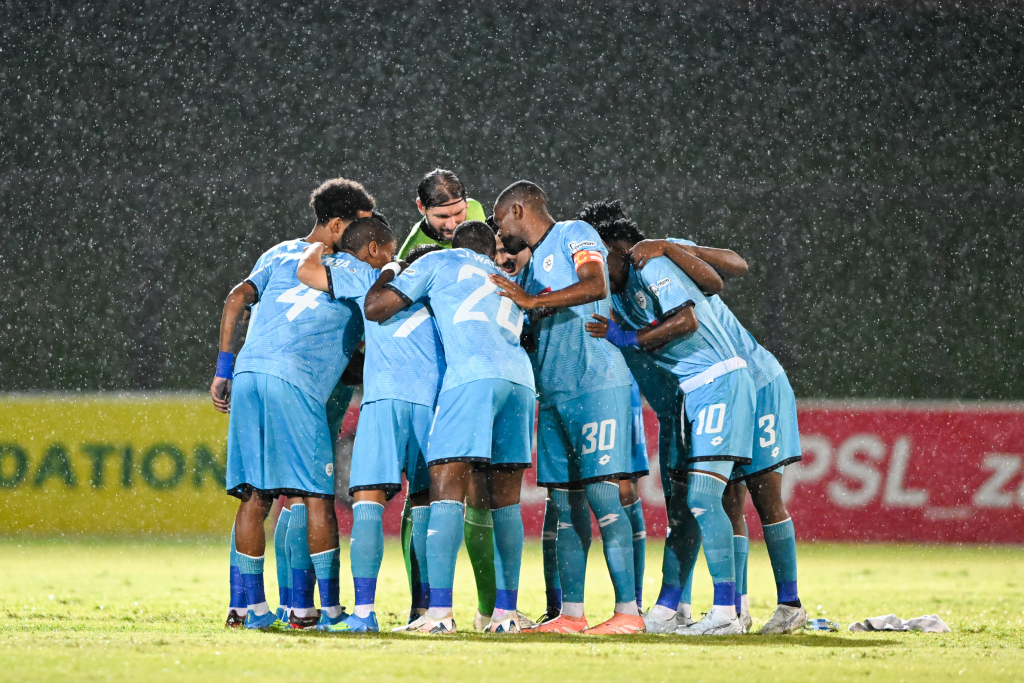 Durban City huddles during Betway Premiership 2025/26 football match between Durban City and Orbit College at Chatsworth Stadium in Durban on 24 April 2026 ©Nokwanda Zondi/BackpagePix