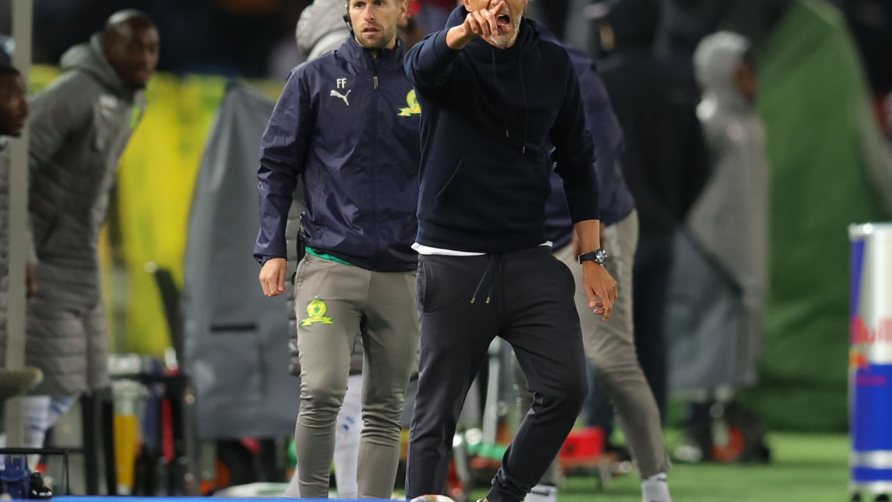 Miguel Cardoso, Head coach of Mamelodi Sundowns reacts during the Betway Premiership 2025/26 match between Mamelodi Sundowns and Kaizer Chiefs at Loftus Versfeld Stadium in Pretoria on 06 May 2026 ©Samuel ShivambuBackpagePix