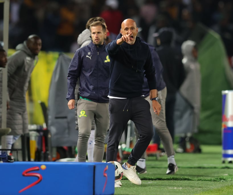 Miguel Cardoso, Head coach of Mamelodi Sundowns reacts during the Betway Premiership 2025/26 match between Mamelodi Sundowns and Kaizer Chiefs at Loftus Versfeld Stadium in Pretoria on 06 May 2026 ©Samuel ShivambuBackpagePix